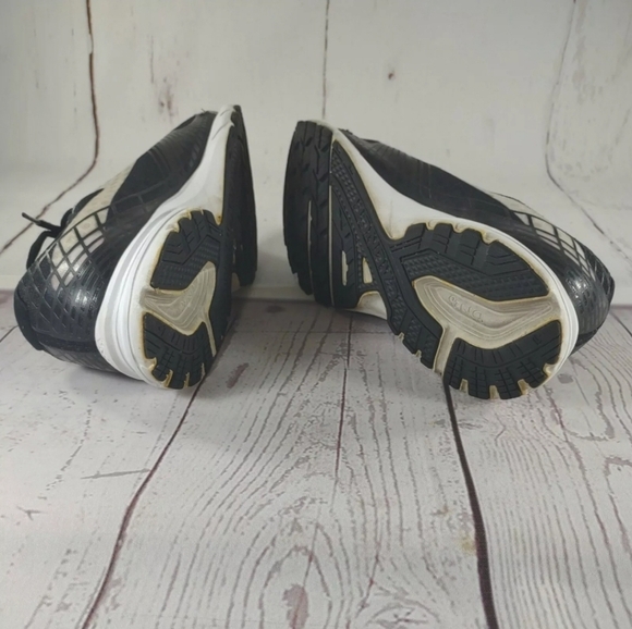 Brooks Launch 3
Running Shoes Black Athletic - Picture 6 of 6